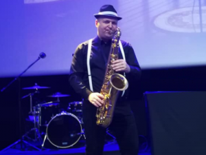 Michał - saksofon na imprezę event firmowy Agencja Muzyczna